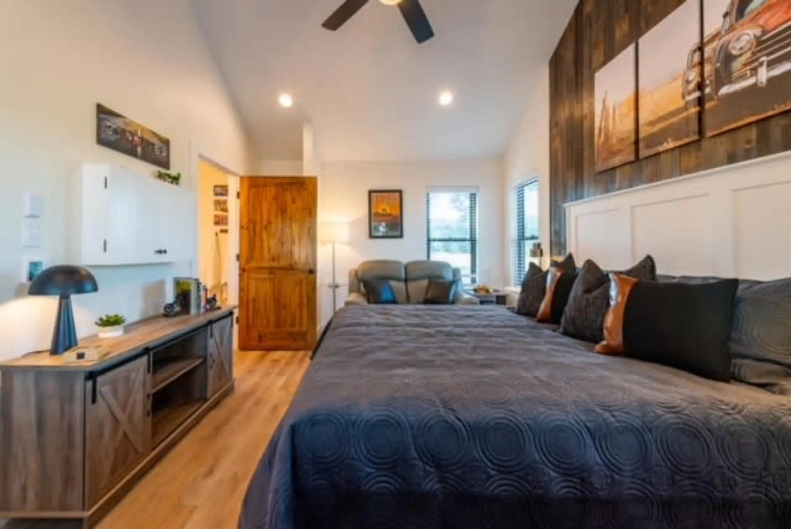 The Roadrunner Cabin 15MIN to Magnolia & Baylor