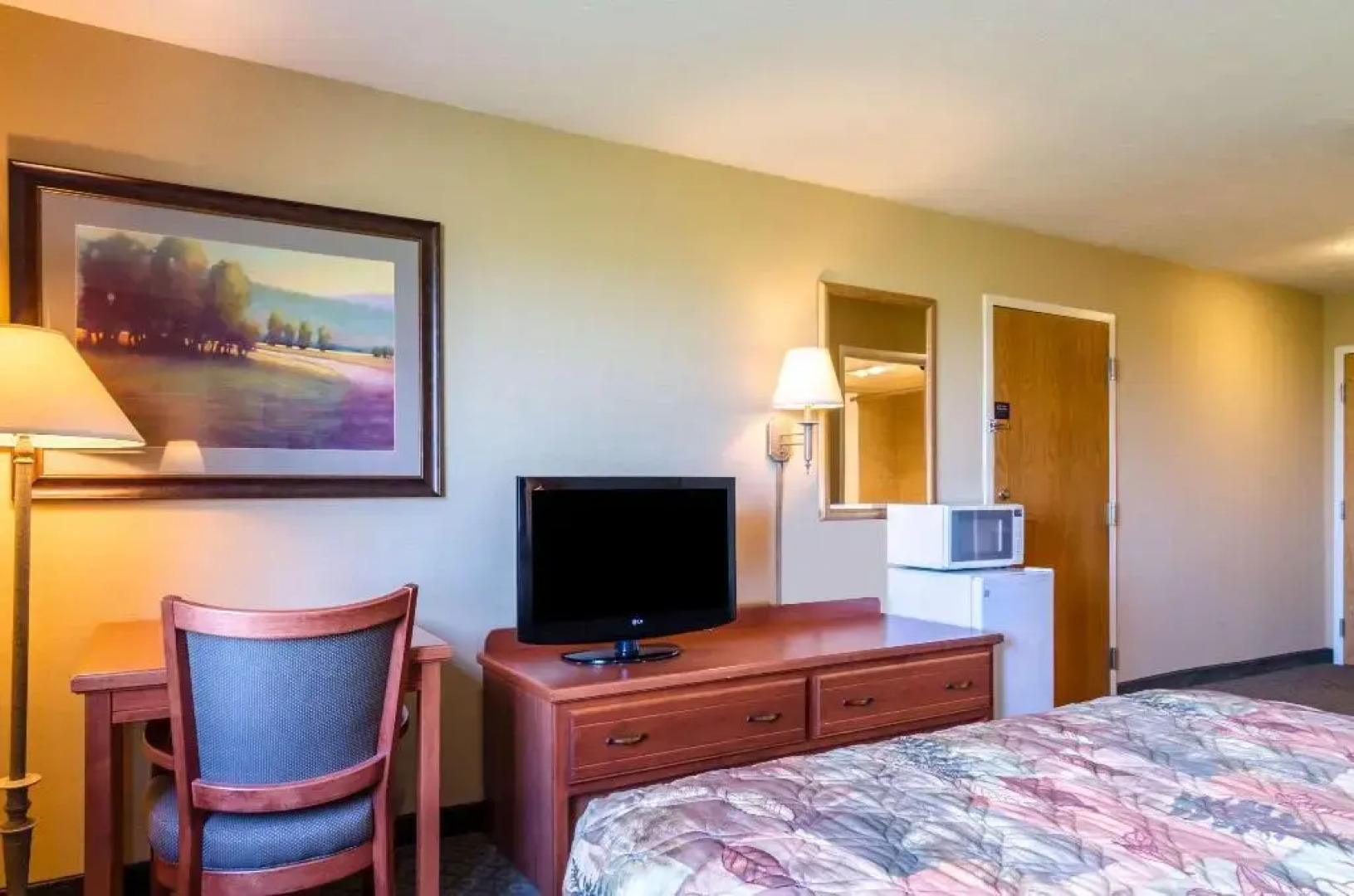 Super 8 by Wyndham Cozad