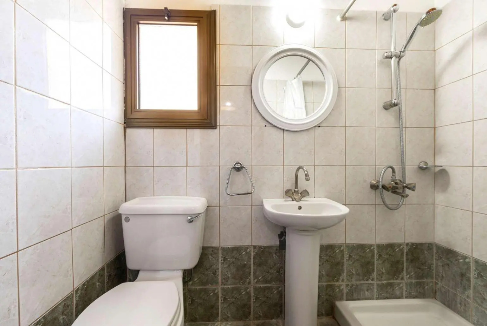 Villa Adonis Large Private Pool Walk to Beach