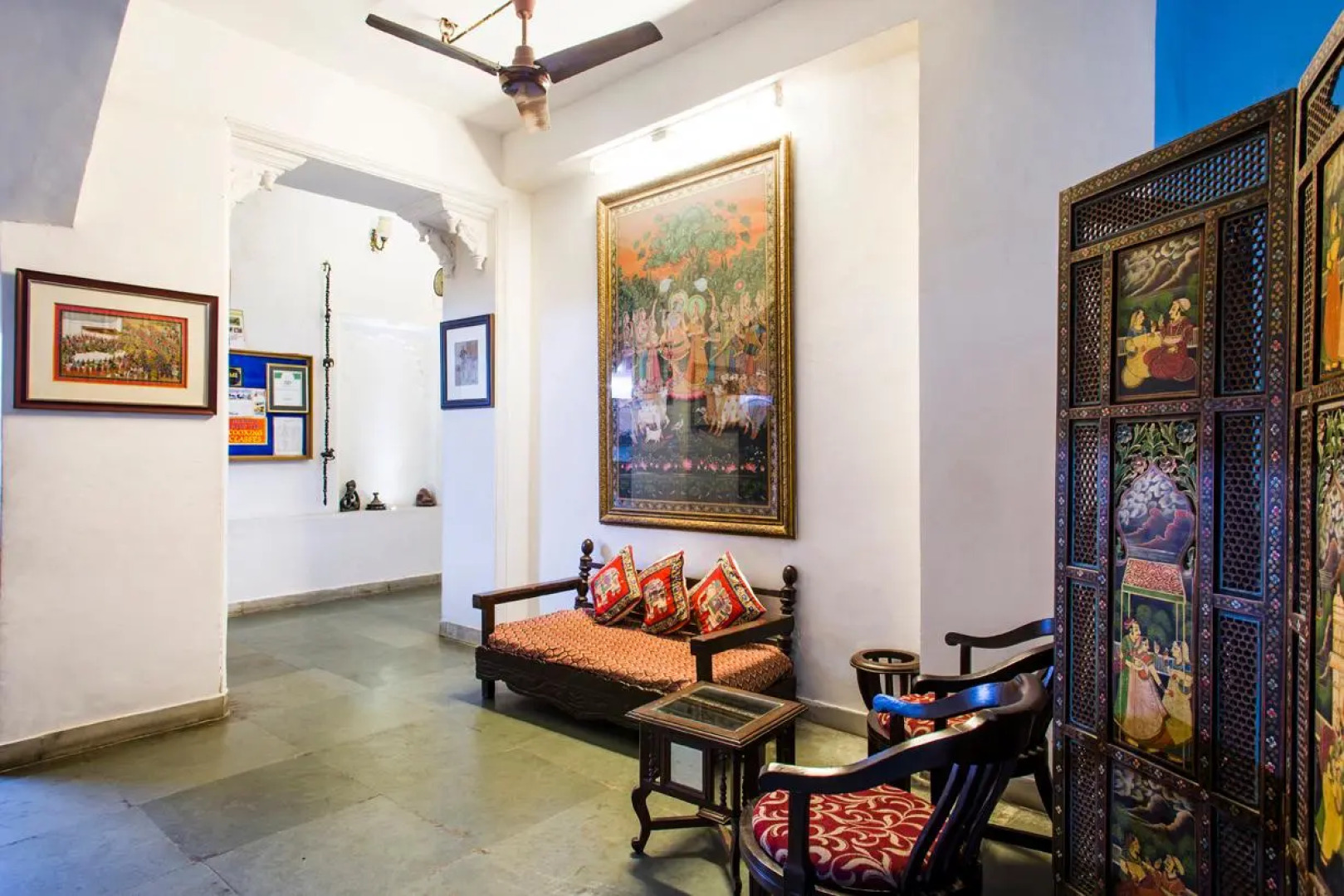 Hotal Devraj Niwas on Lake Pichola Udaipur