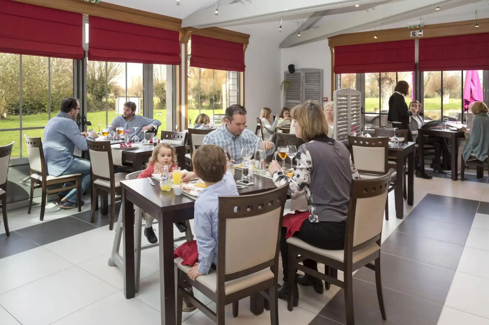 Hôtel Spa & Restaurant Les Saules