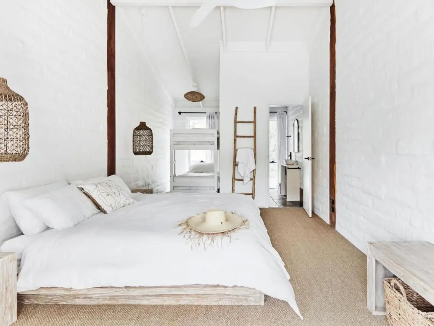 THE CASA Kangaroo Valley 4pm Check Out Sundays except Peak season