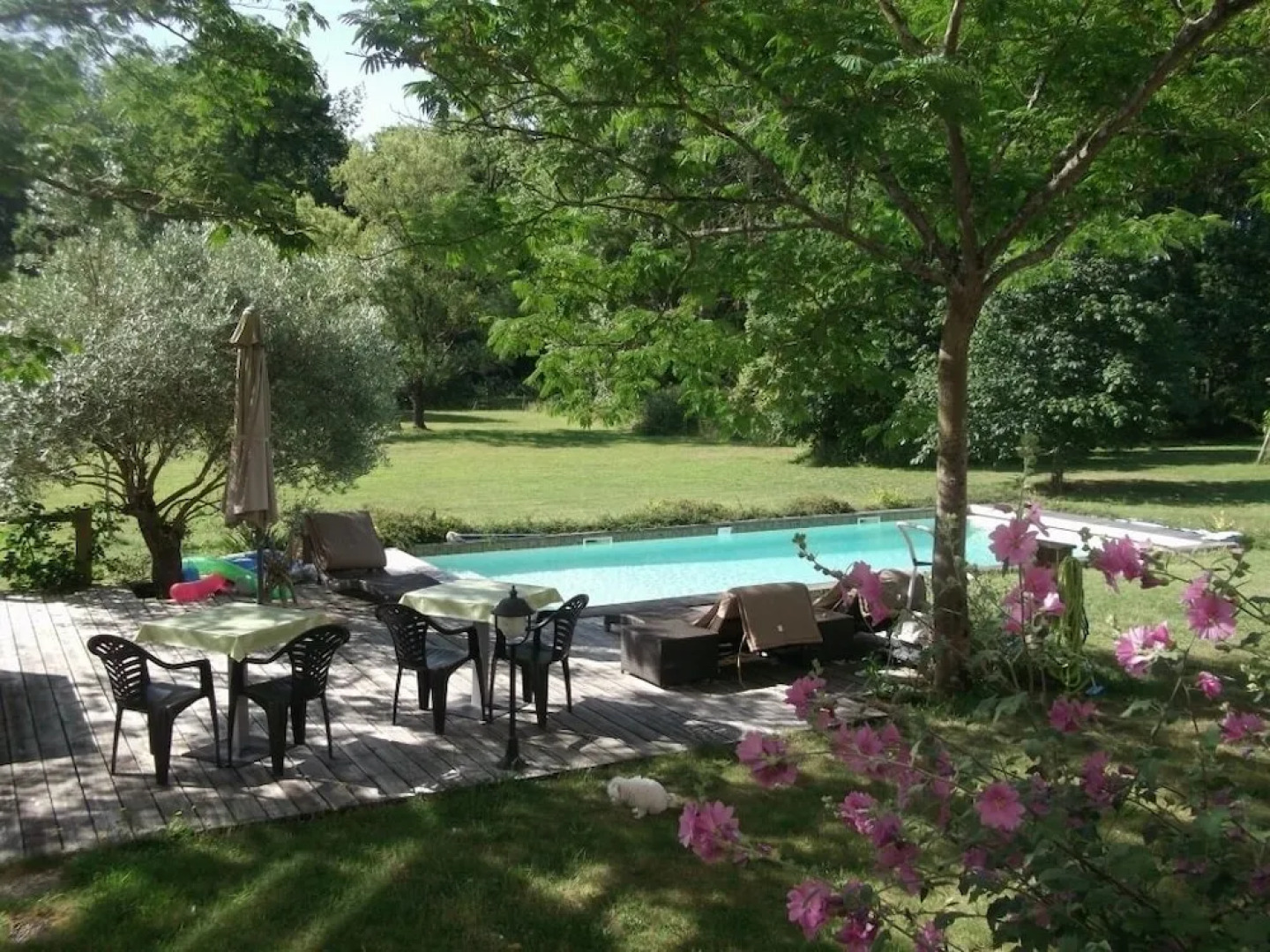 A la Villa dHerbauges