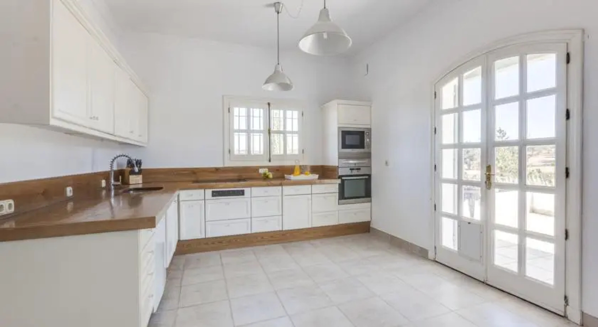 Spain Select Los Caballos