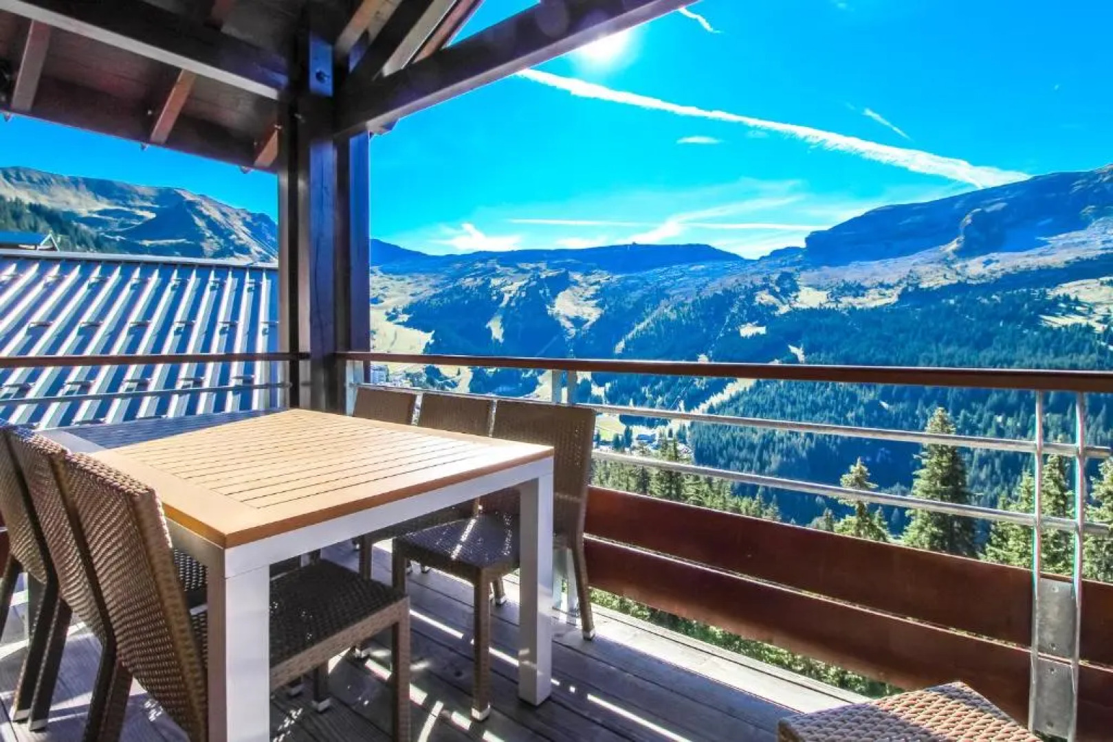 Exceptional 3 bed Penthouse with fireplace and stunning views