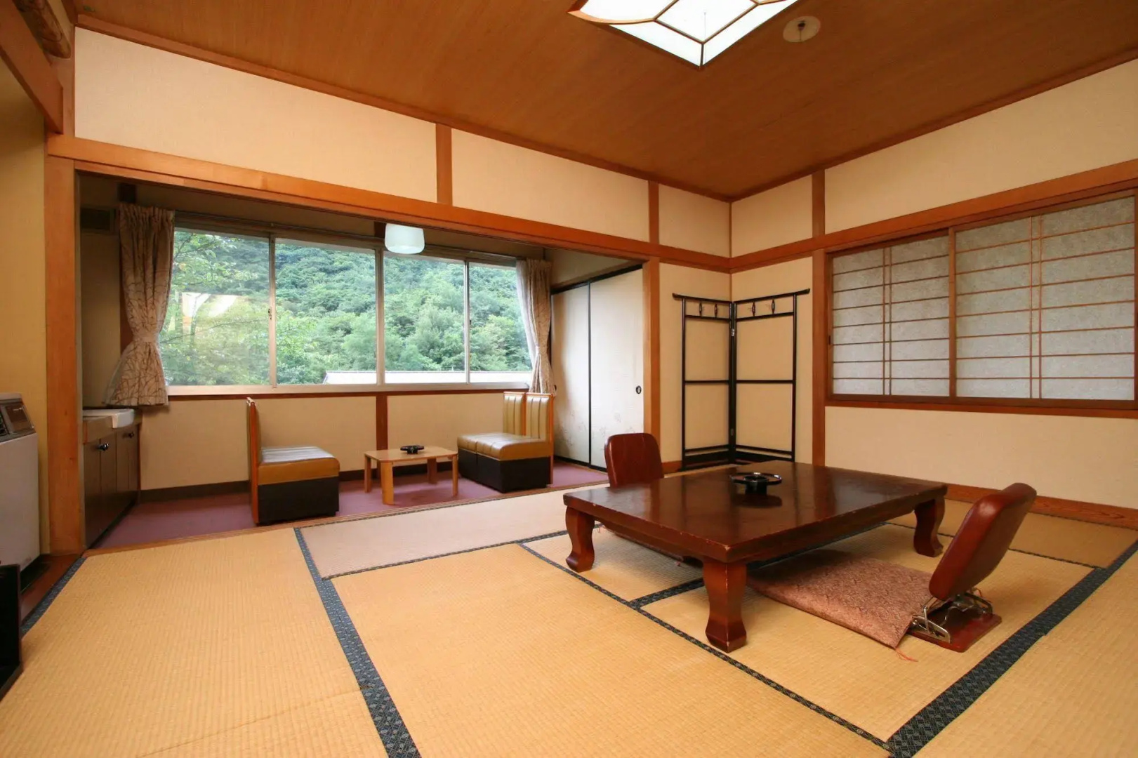 Nakaoyama Onsen Shosenkaku