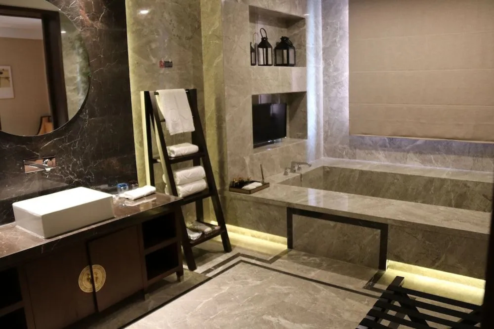Zhuo Run Hot Spring Jian Guo Hotel