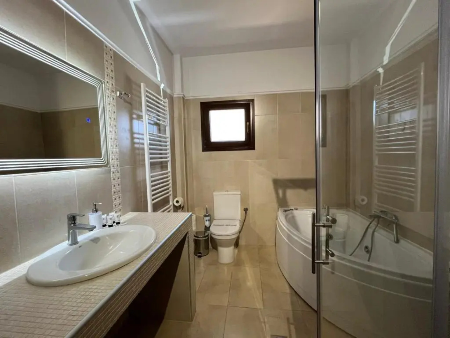 Artline Family Suite