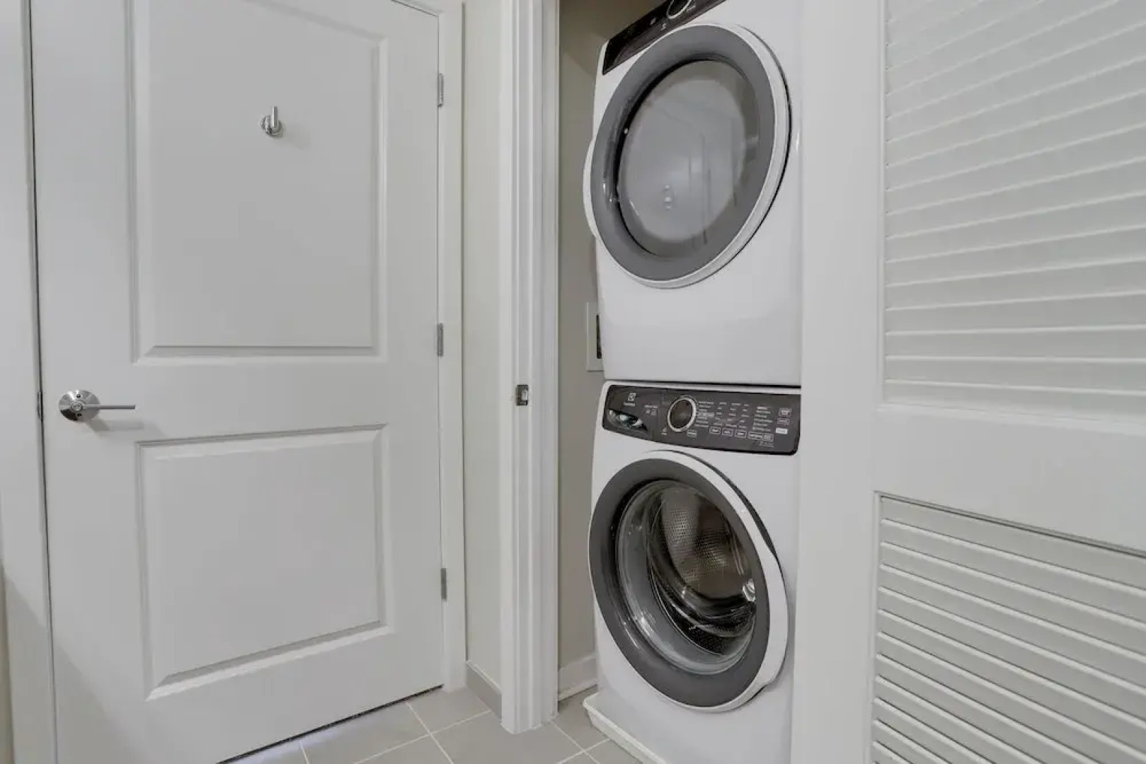 Stylish One-Bedroom Apt in Alexandria