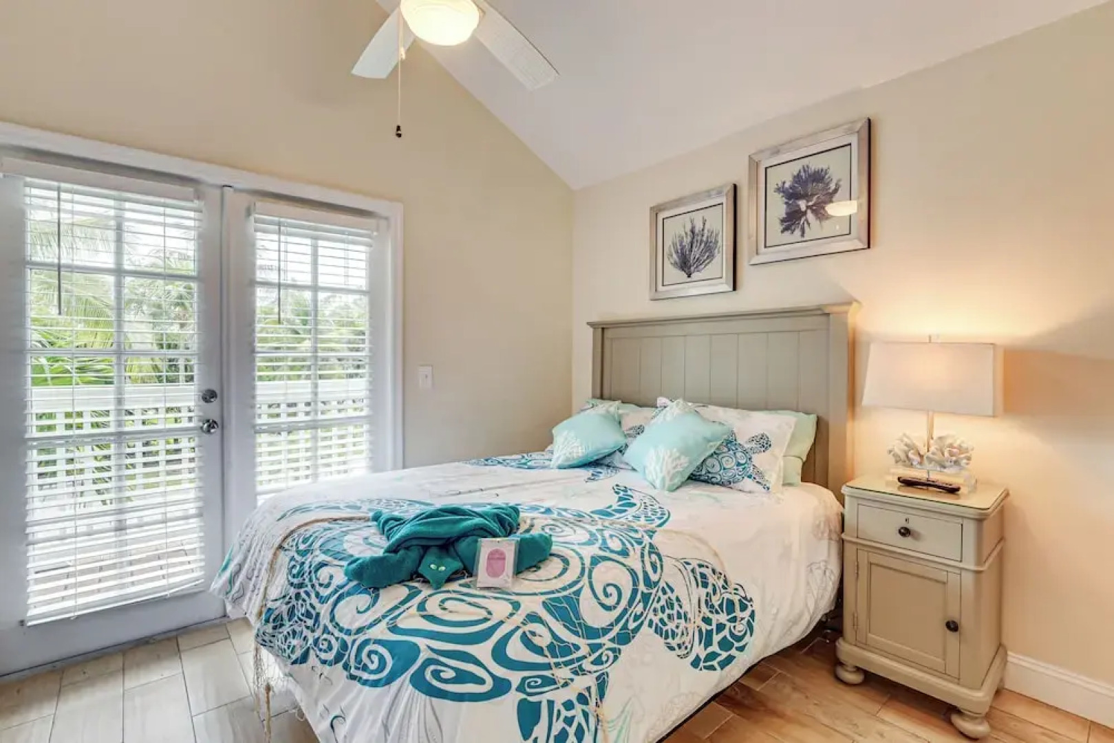 Oceanfront Duck Key Villa: 2 Marinas Steps Away!