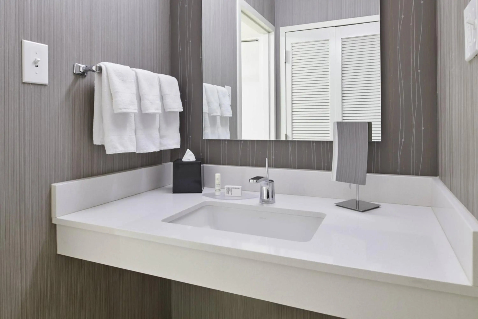 Courtyard by Marriott Chicago Oakbrook Terrace