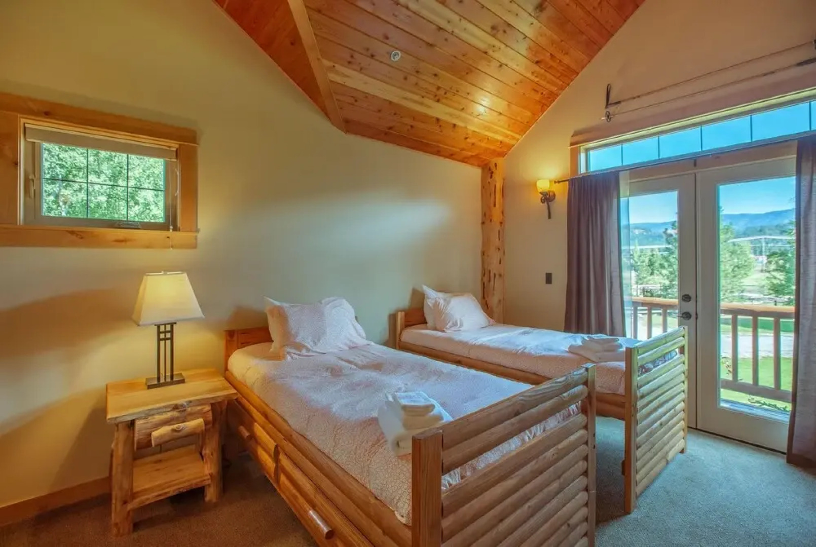 River Lodge in Plain