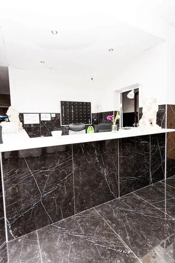 TIF hotel & restaurant