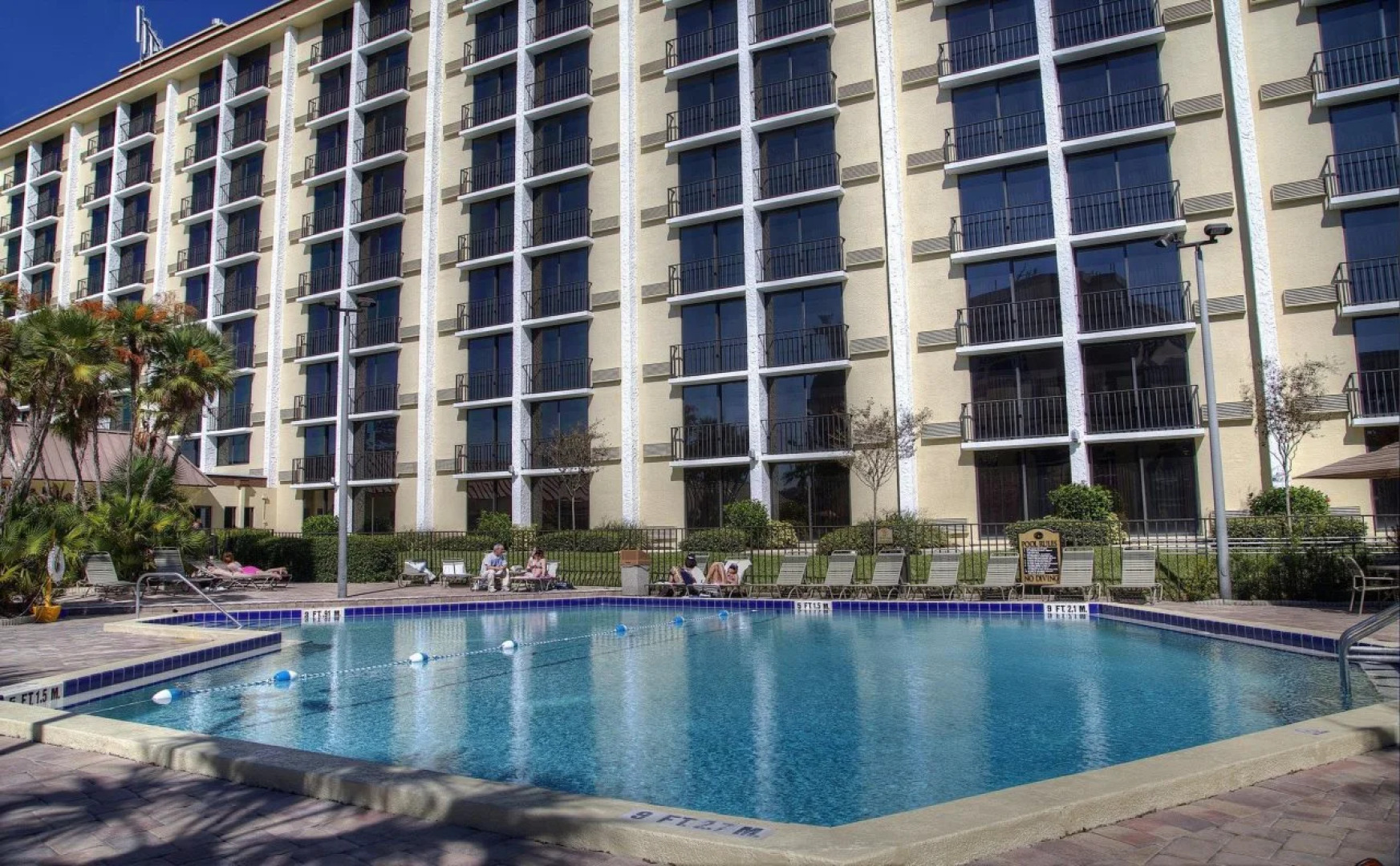 Rosen Inn, closest to Universal