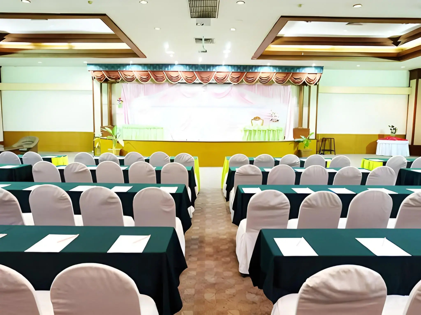 Ayutthaya Grand Hotel