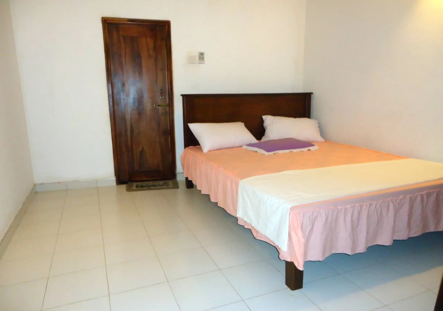 Mothers Elephant Safari Hotel