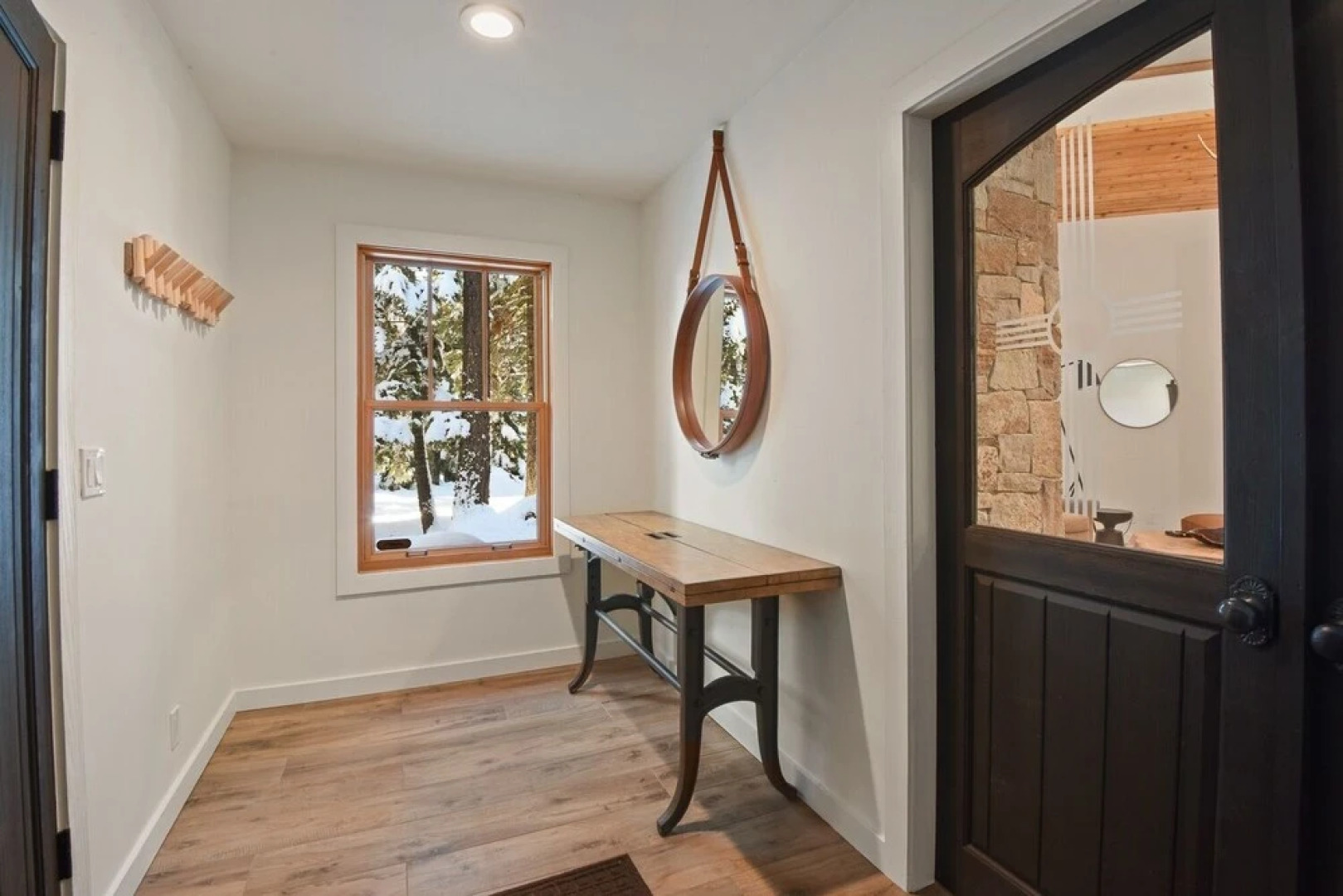 Old County Estate - Hot Tub 5 Bedroom Home by Redawning