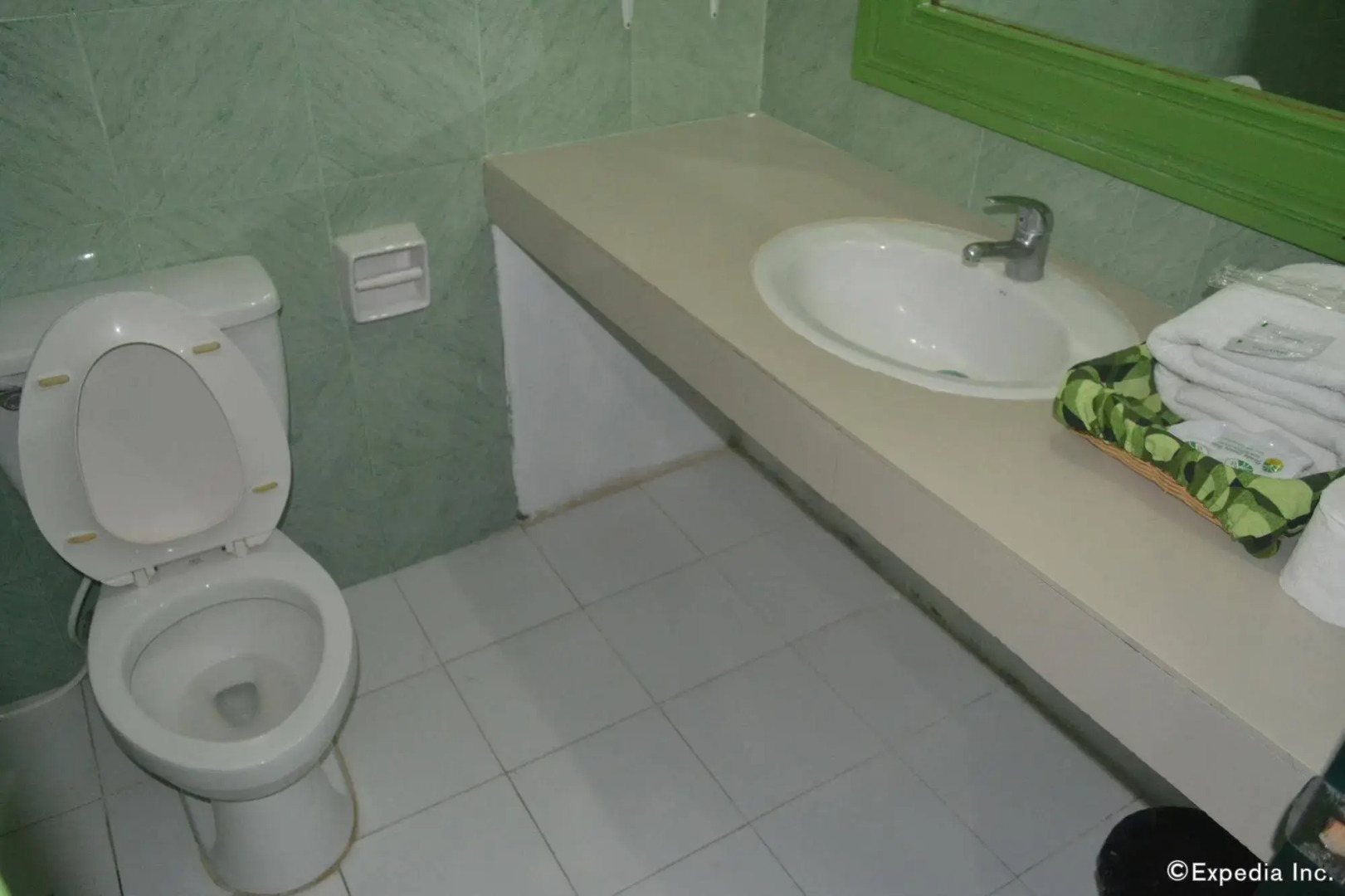 Family Country Hotel & Convention Center