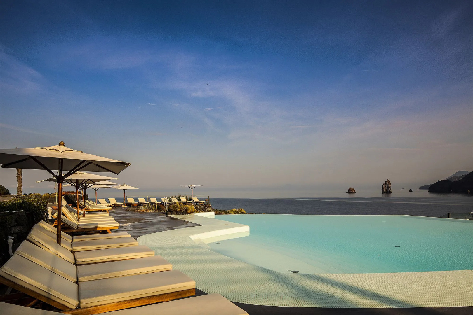 Therasia Resort Sea & Spa - The Leading Hotels of the World