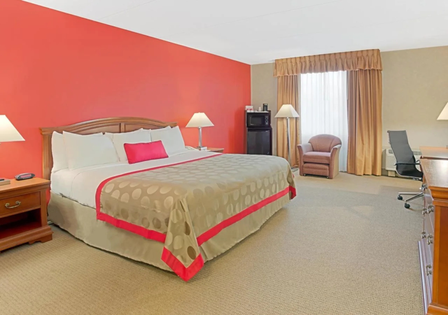 Ramada by Wyndham Waukegan/Great Lakes