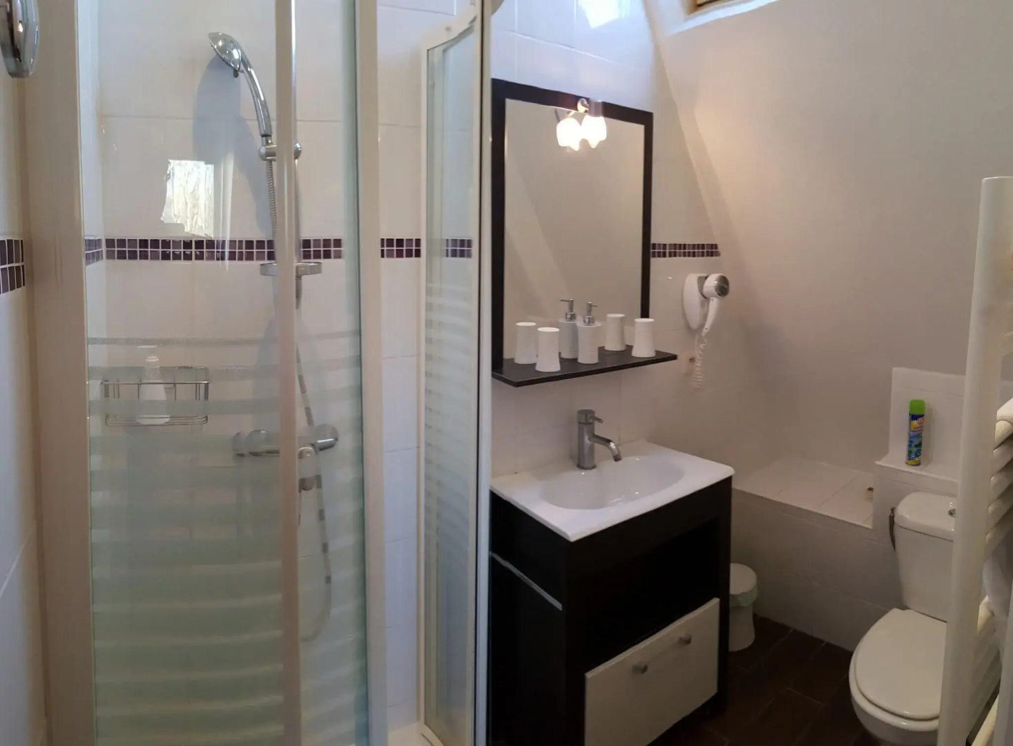 Castel Bayeux Guesthouse
