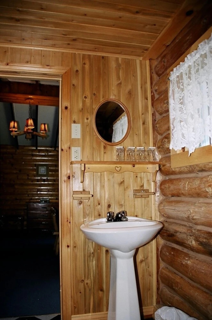 Kan-à-Mouche Pourvoirie Auberge et Chalets