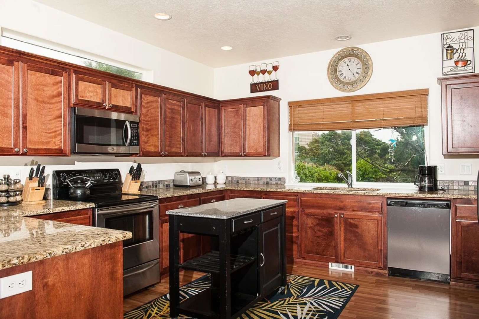 The Blue Crab 4 Br home by RedAwning