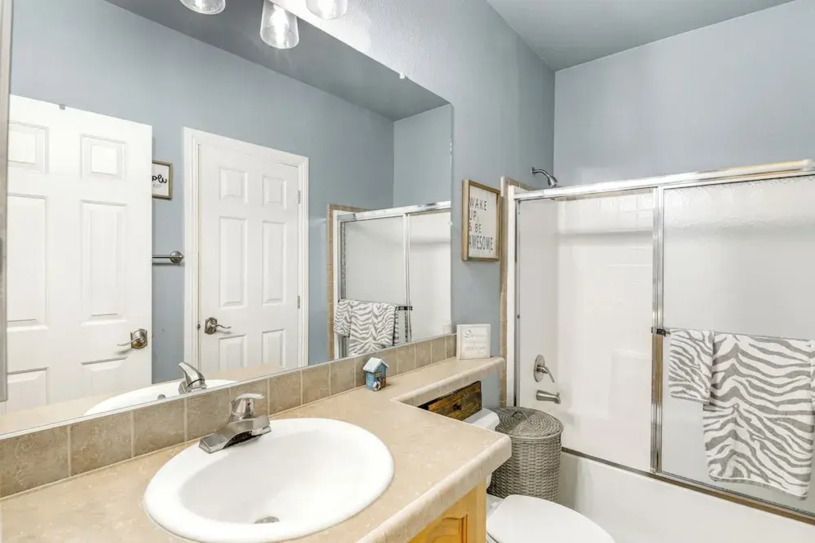Walk to Colorado River: Needles Gem w/ Pool Access
