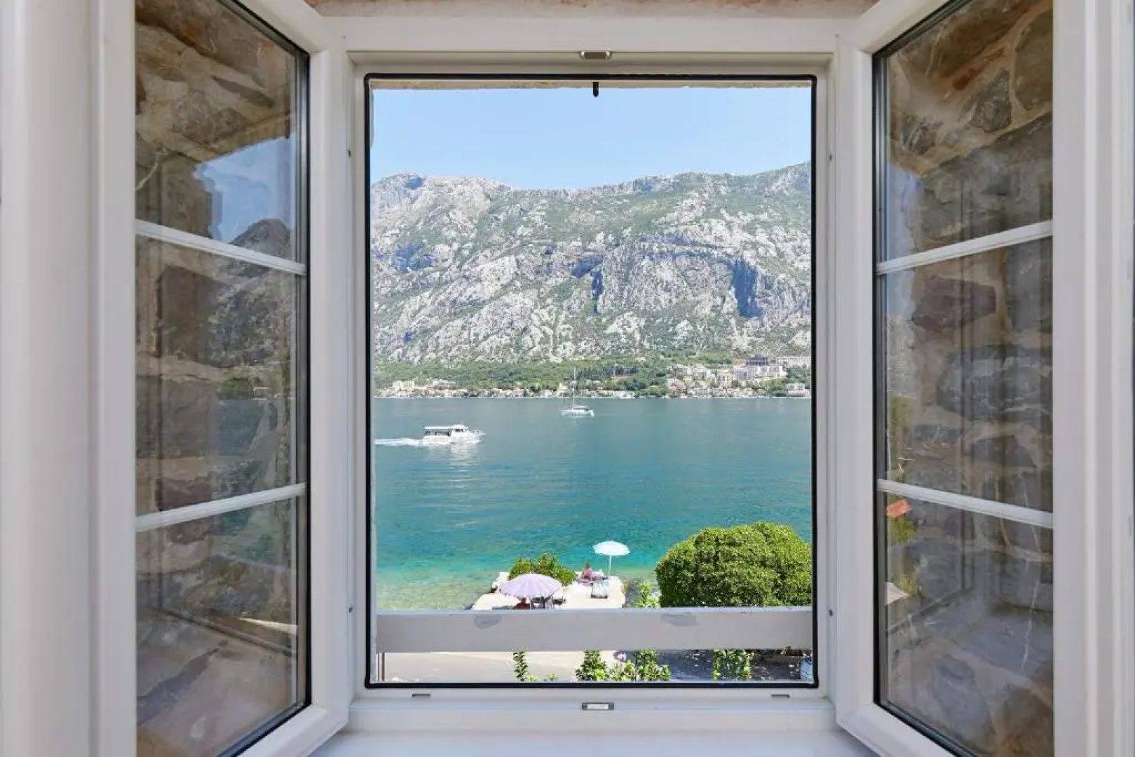 Mediterranean Holiday House & Apartments