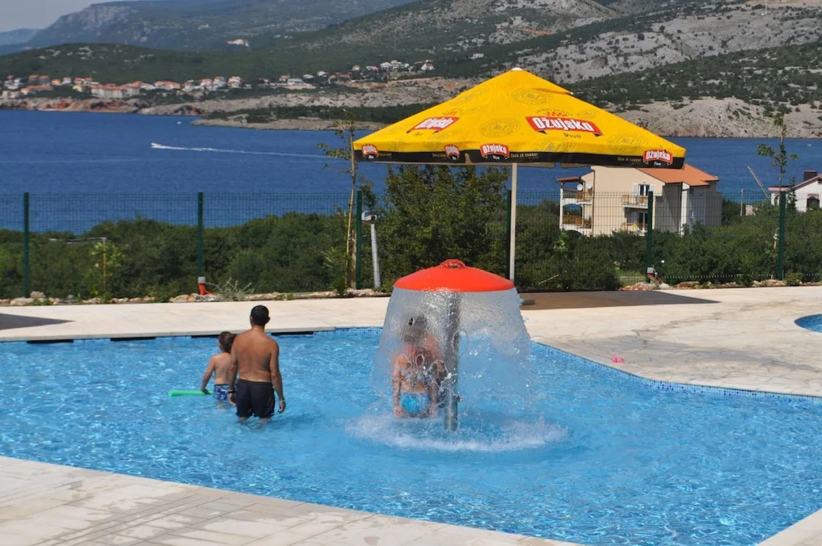 Queen Campagna mobile homes Klenovica