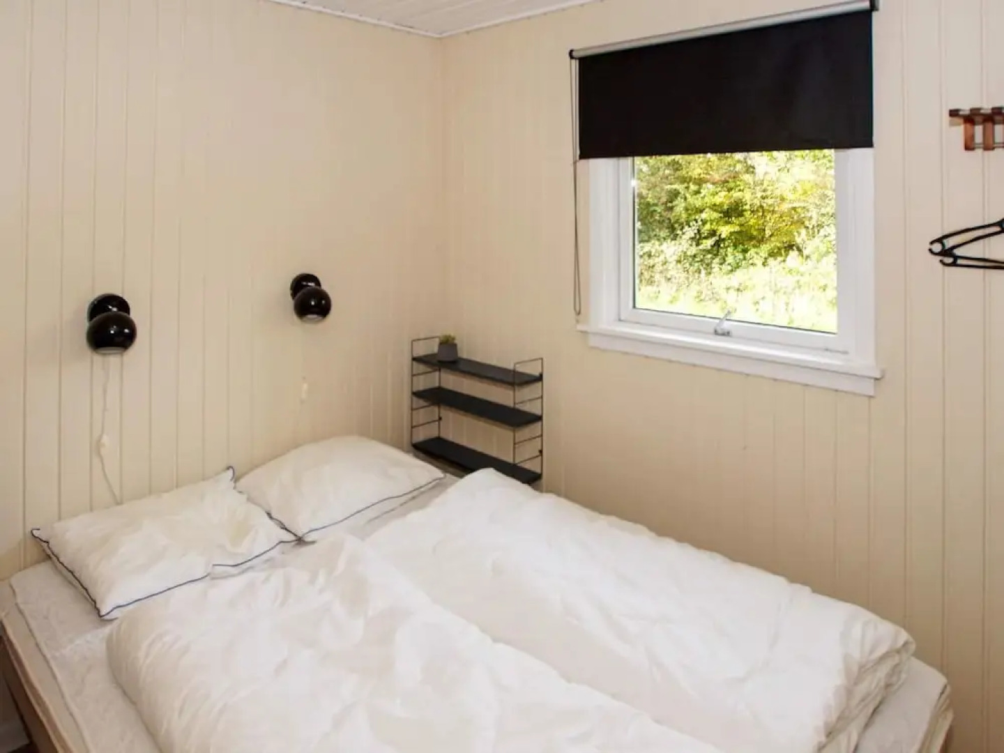 Enticing Holiday Home in Hemmet near Sea