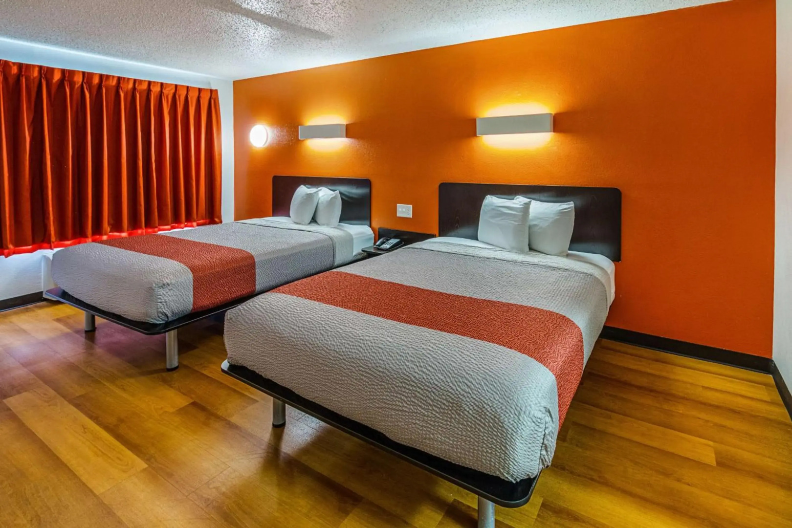 Motel 6 Waxahachie, TX