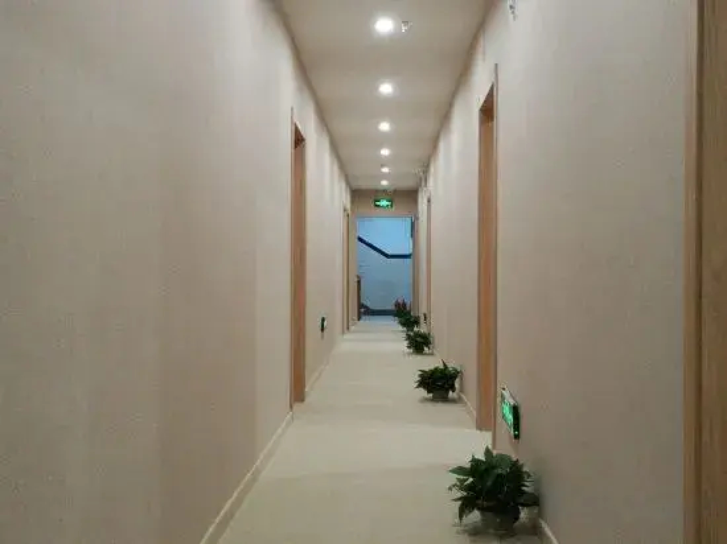 Sizhilian Homestay (Wuzhen Xizha Scenic Area)