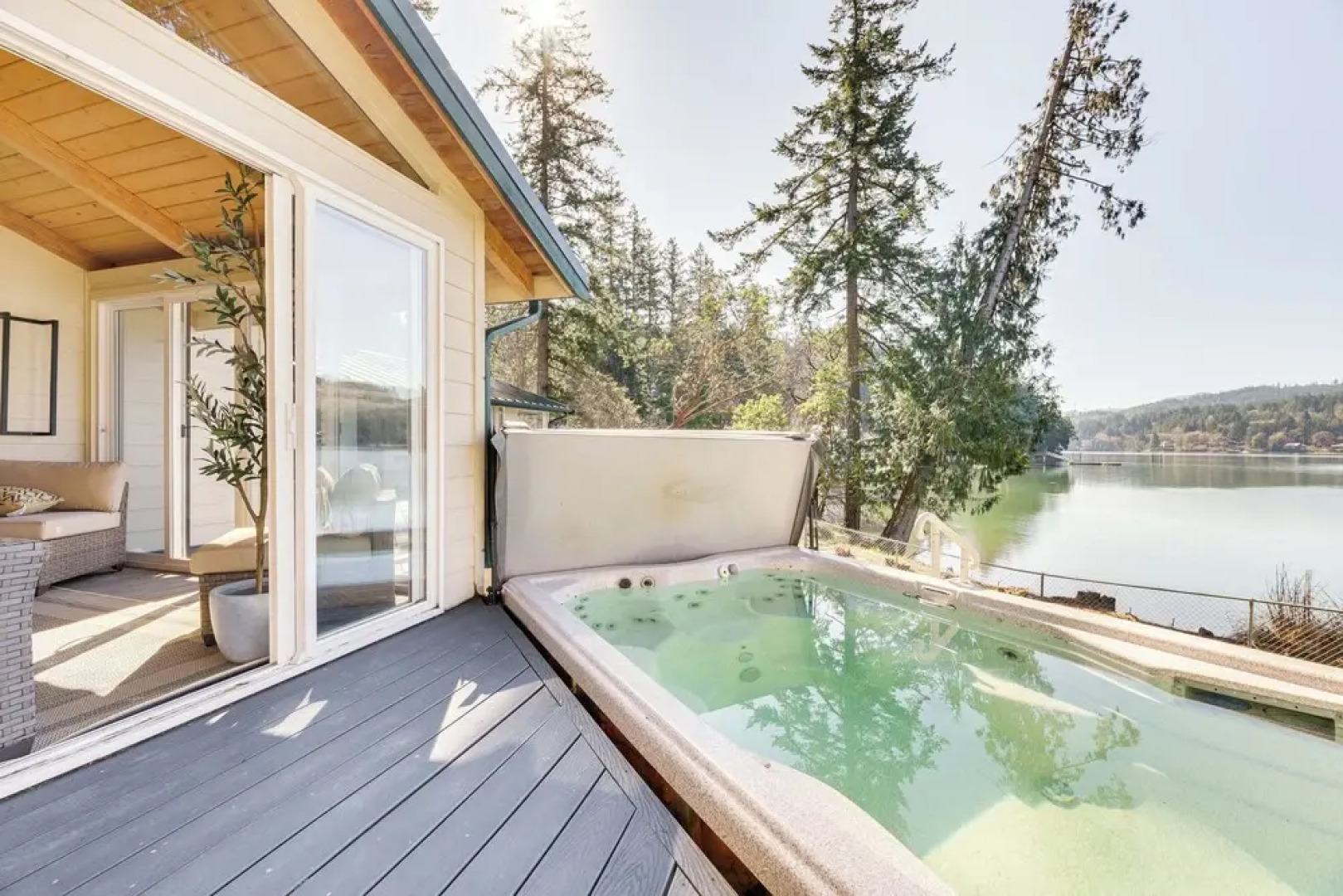 Waterfront Washington Getaway w/ Hot Tub & Deck!