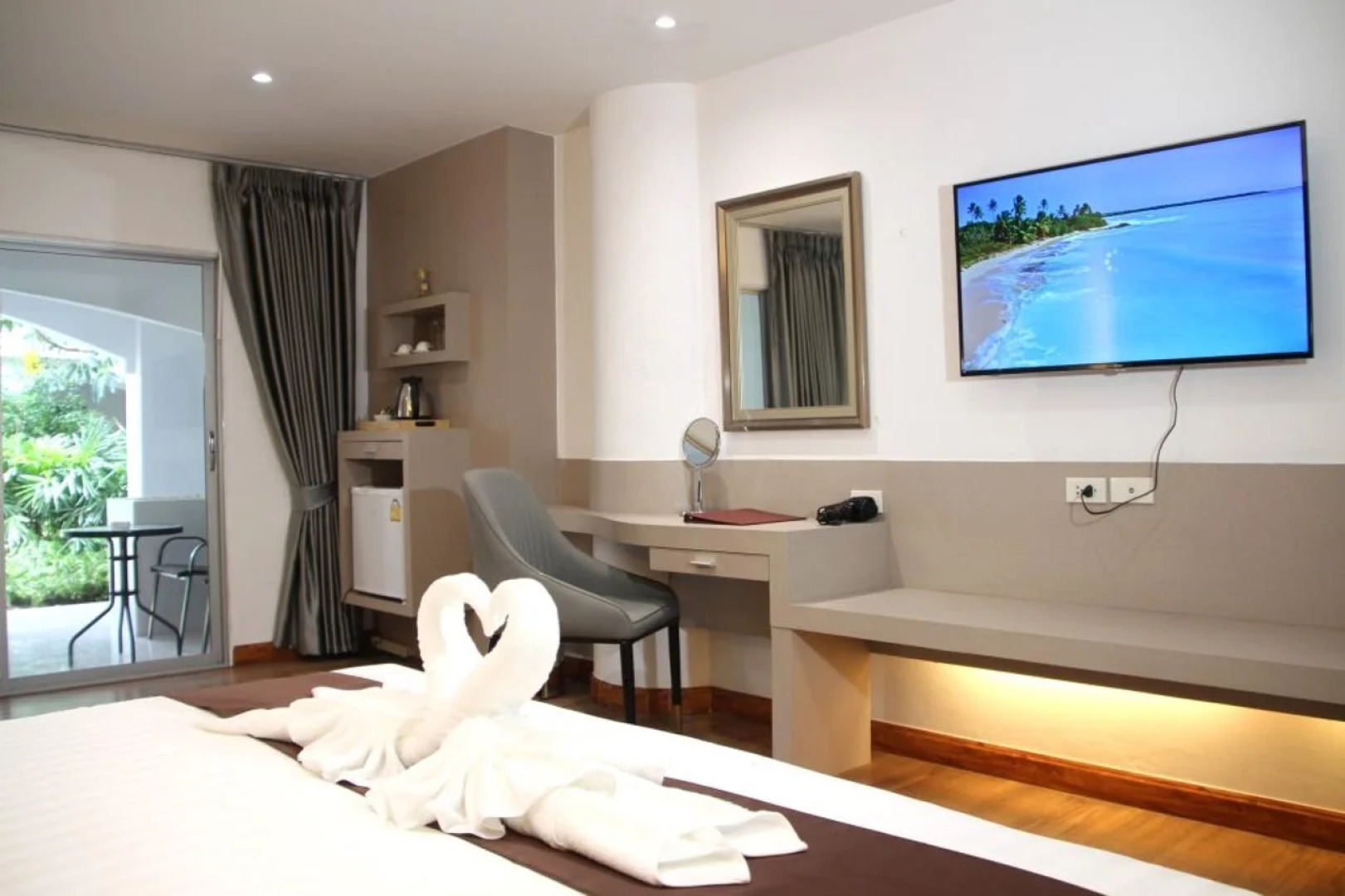 Pooh Beach Resort & Spa