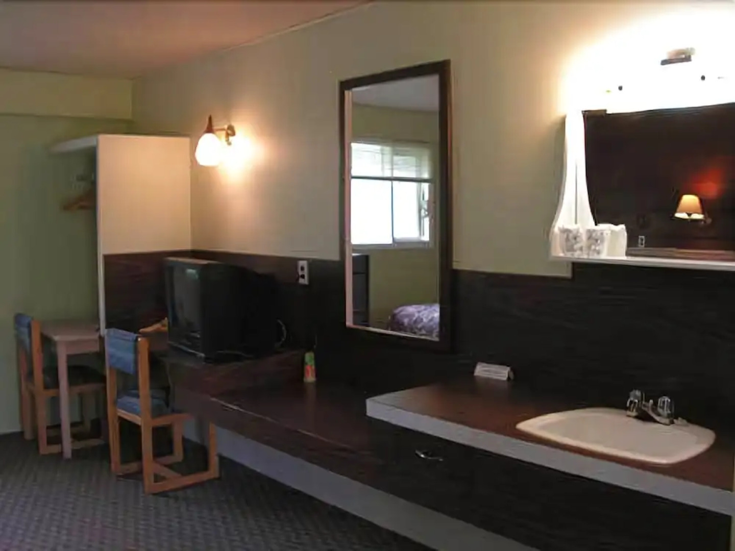 Bell Mountain Motel McBride