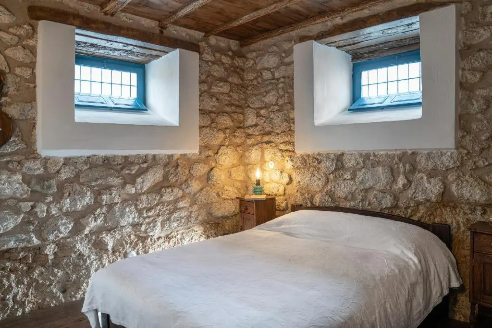 1813 Stone Mansion by Neuvel