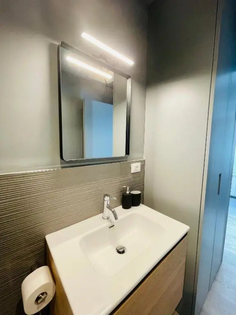 Central Corner House