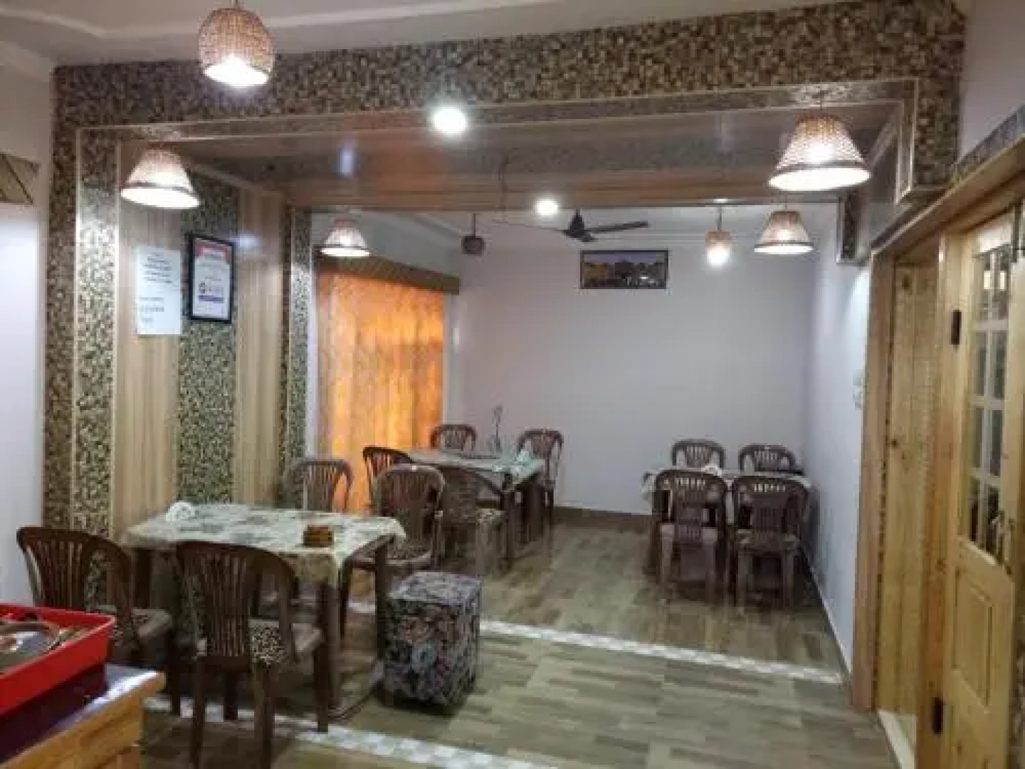 Hotel Kashmir Inn