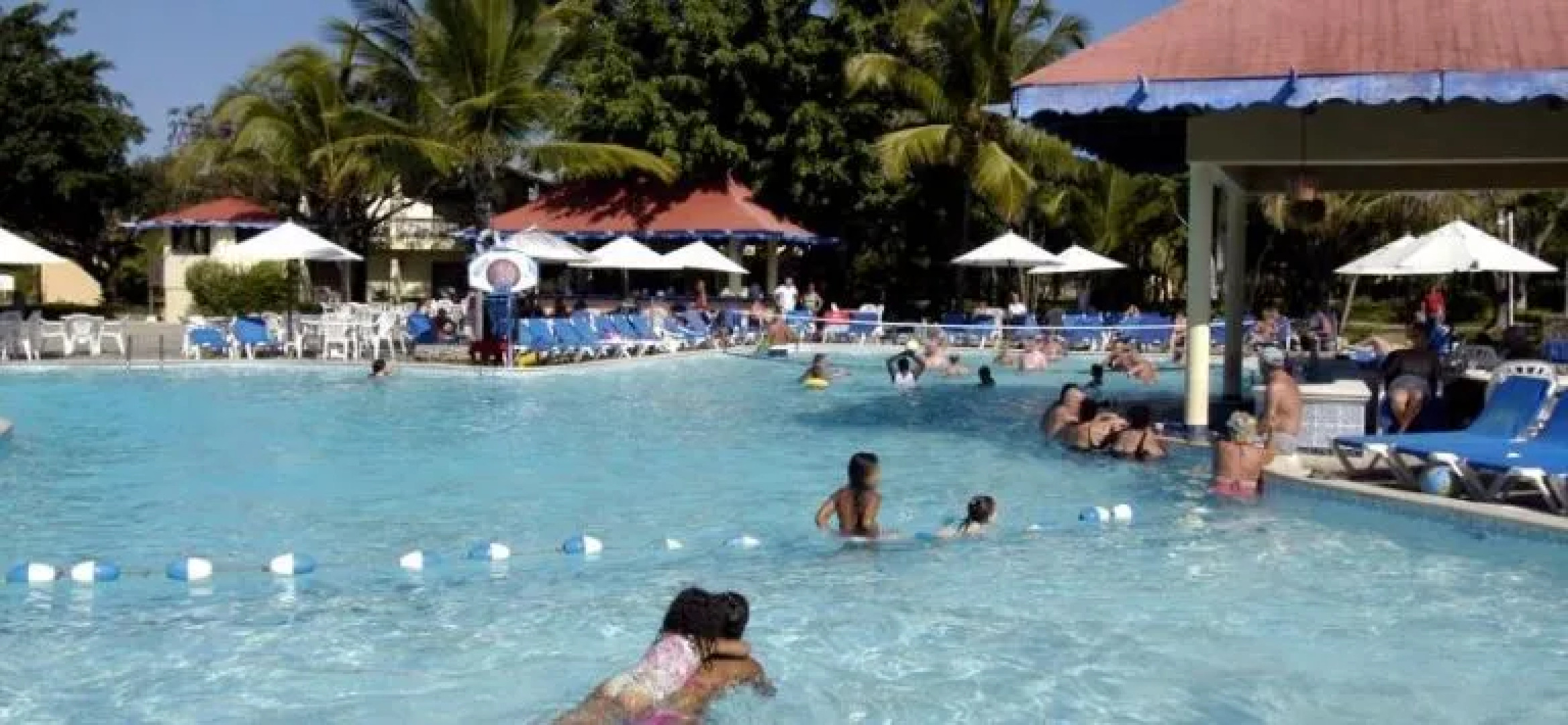 Fun Tropicale Beach Resort