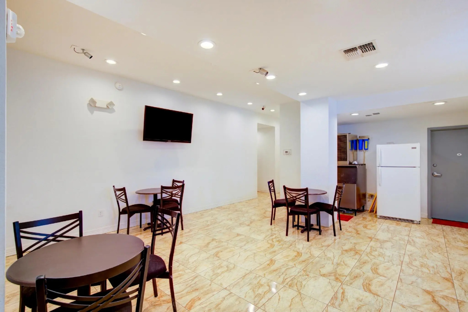 Whitehouse Inn Dilley