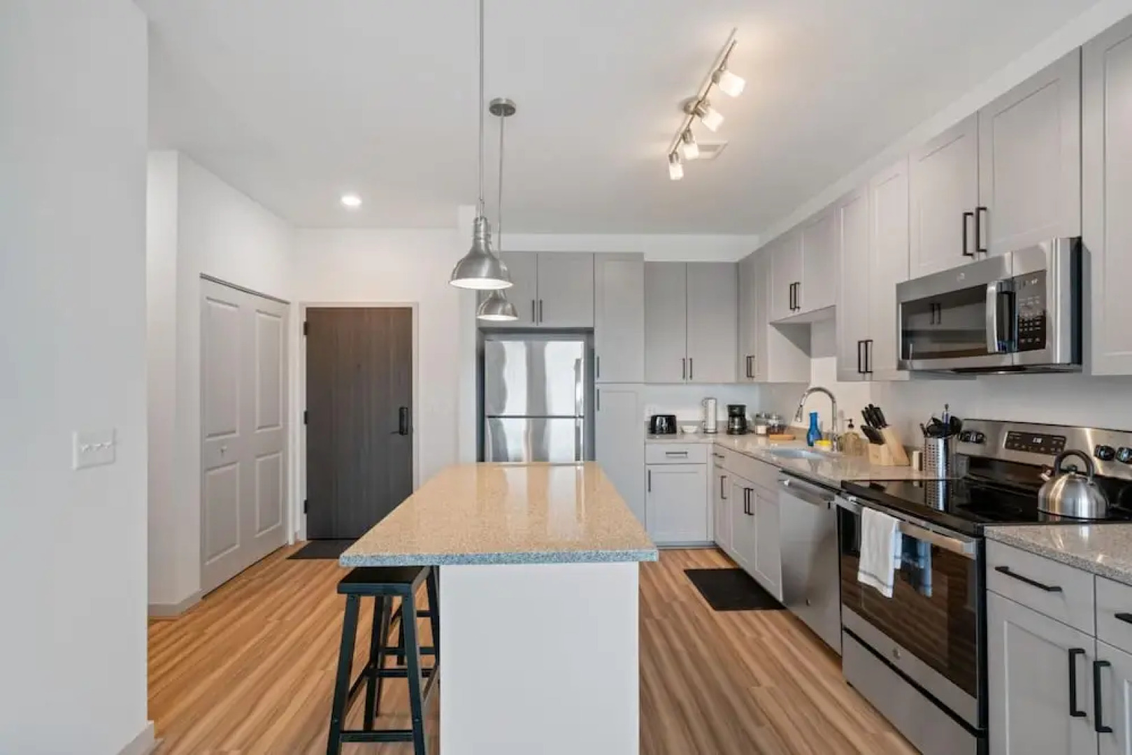 VA - Viridium - Apt 662