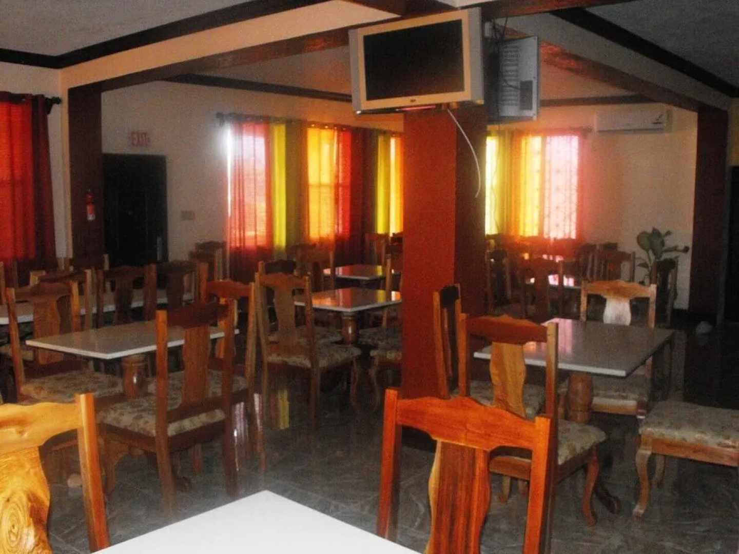 Hotel Tropik Leadonna