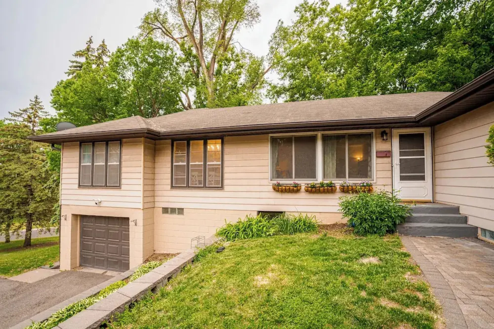 Pet-friendly St Paul Home: Fireplace & Office Area