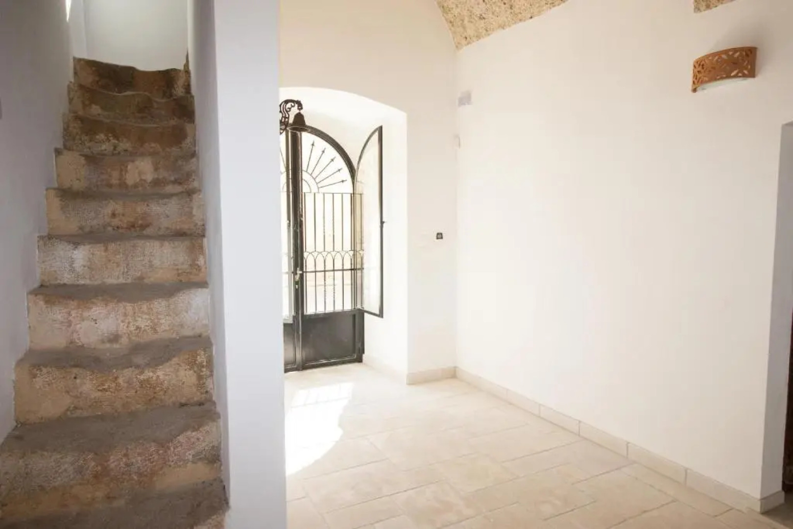 Luxury Courtyard Bilo