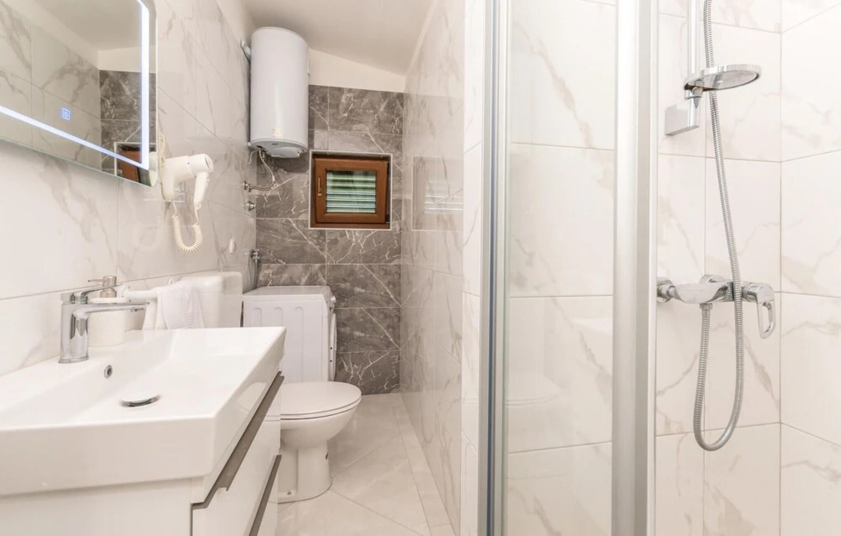 Amazing Apartment in Donje Rastane With 3 Bedrooms, Wifi and Outdoor Swimming Pool