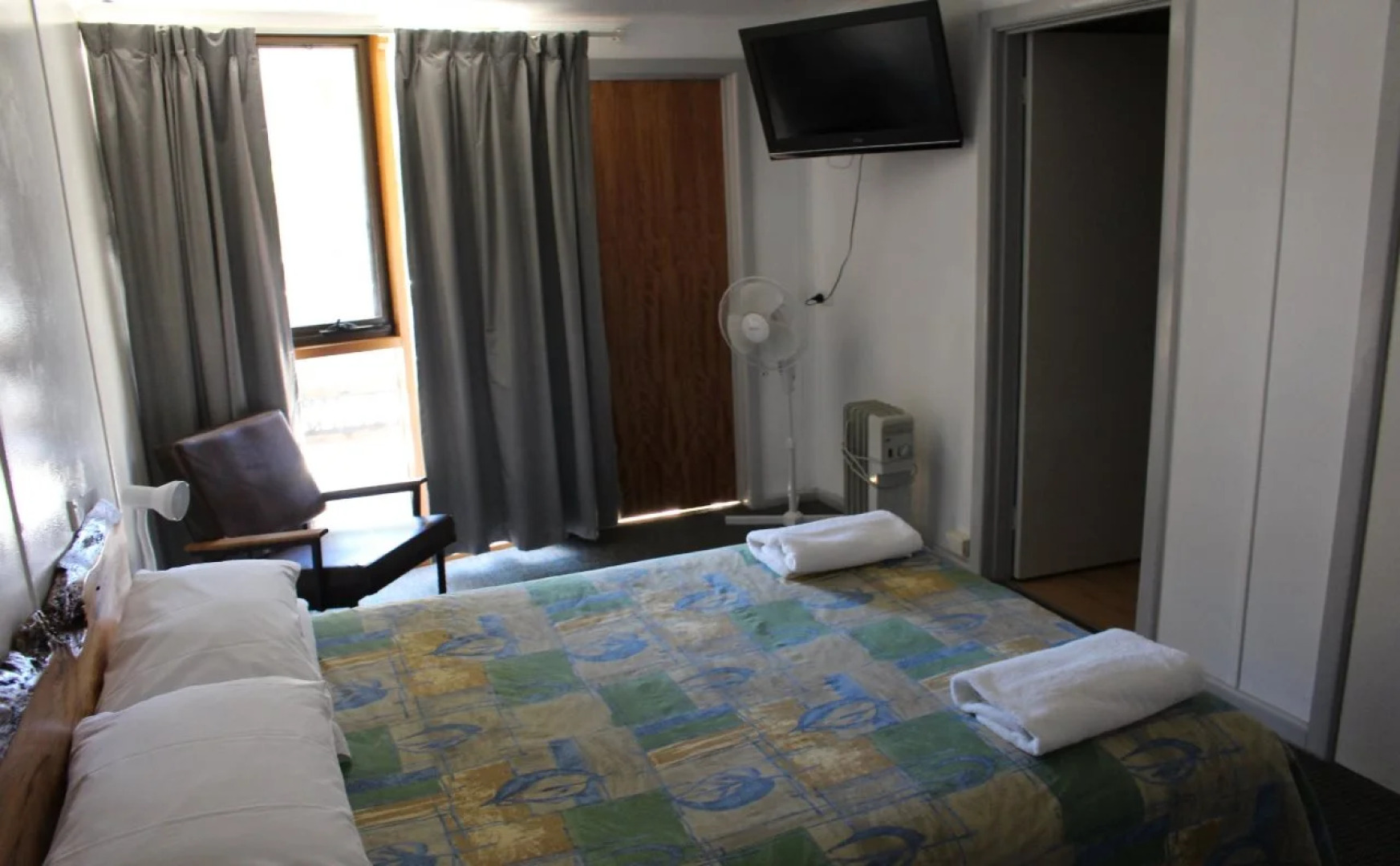 Tullah Lakeside Lodge