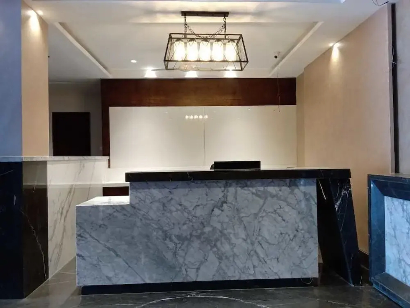 Capital O 48018 Royal Park