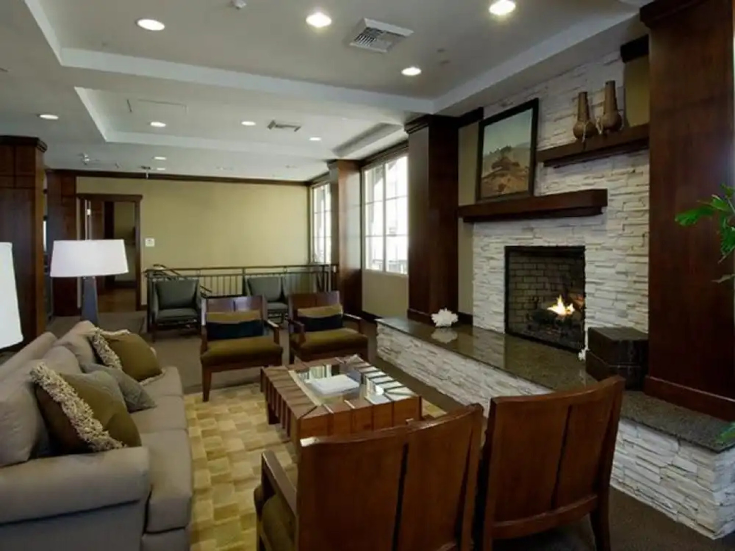 Global Luxury Suites at Commodore Drive