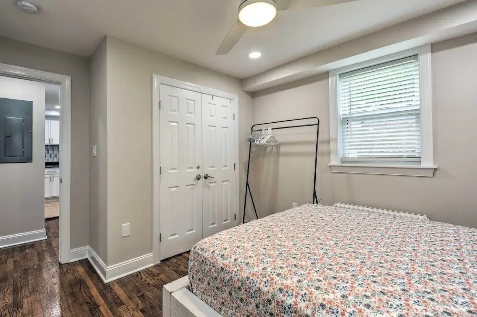 Takoma Park Apt w/ Wood Fire Pit < 8 Mi to DC